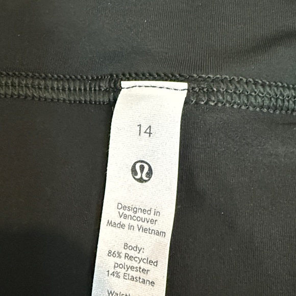 Lululemon Play Off The Pleats Skirt Floral Electric Multi/Rainforest Green (14) - Picture 3 of 13